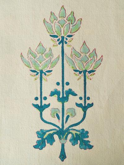 Turquoise Ray Florets Table Runner